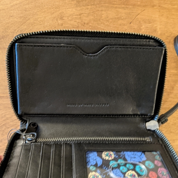 Marc Jacobs Disney Alice in Wonderland Wristlet - Picture 6 of 16